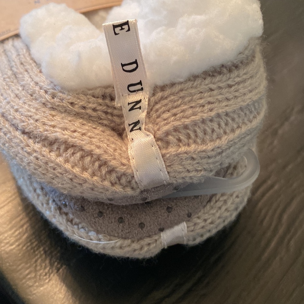 Slippers - Picture 4 of 5